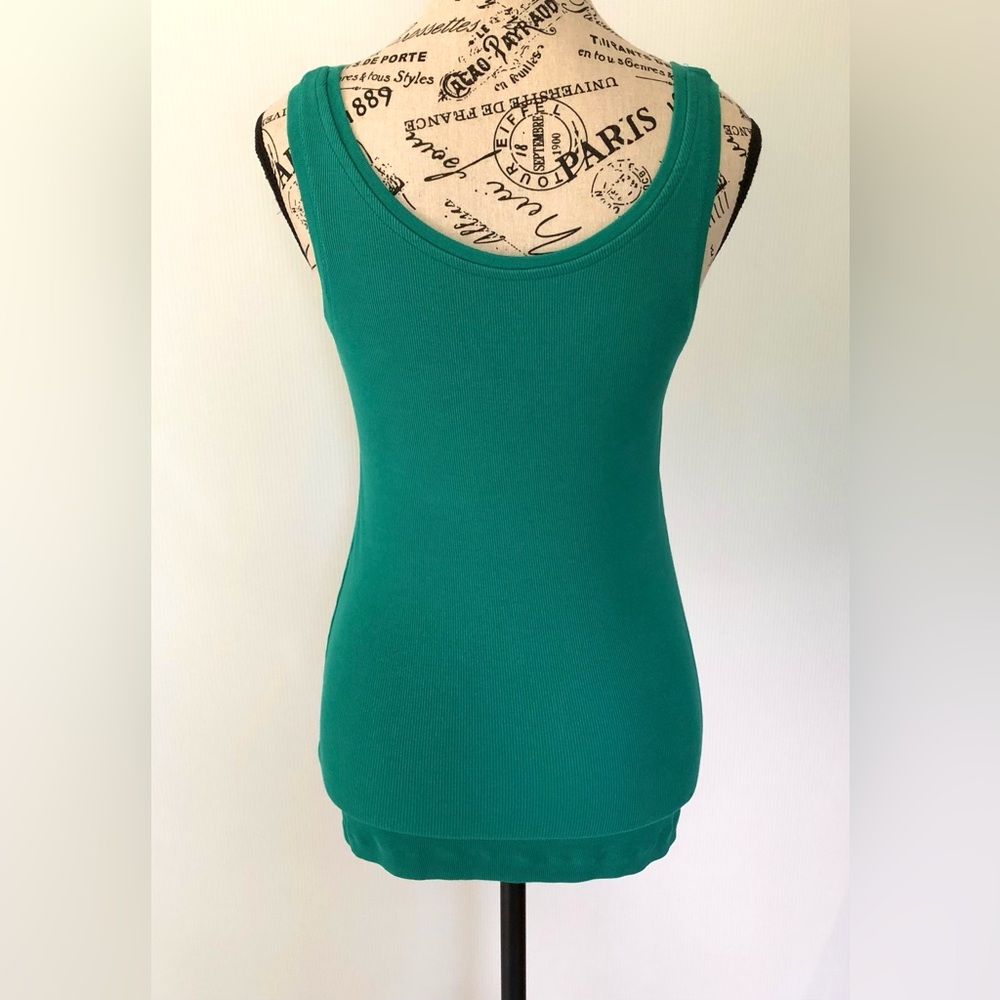 🌟2/$20🌟 Green Ribbed Tank Top - Picture 3 of 6